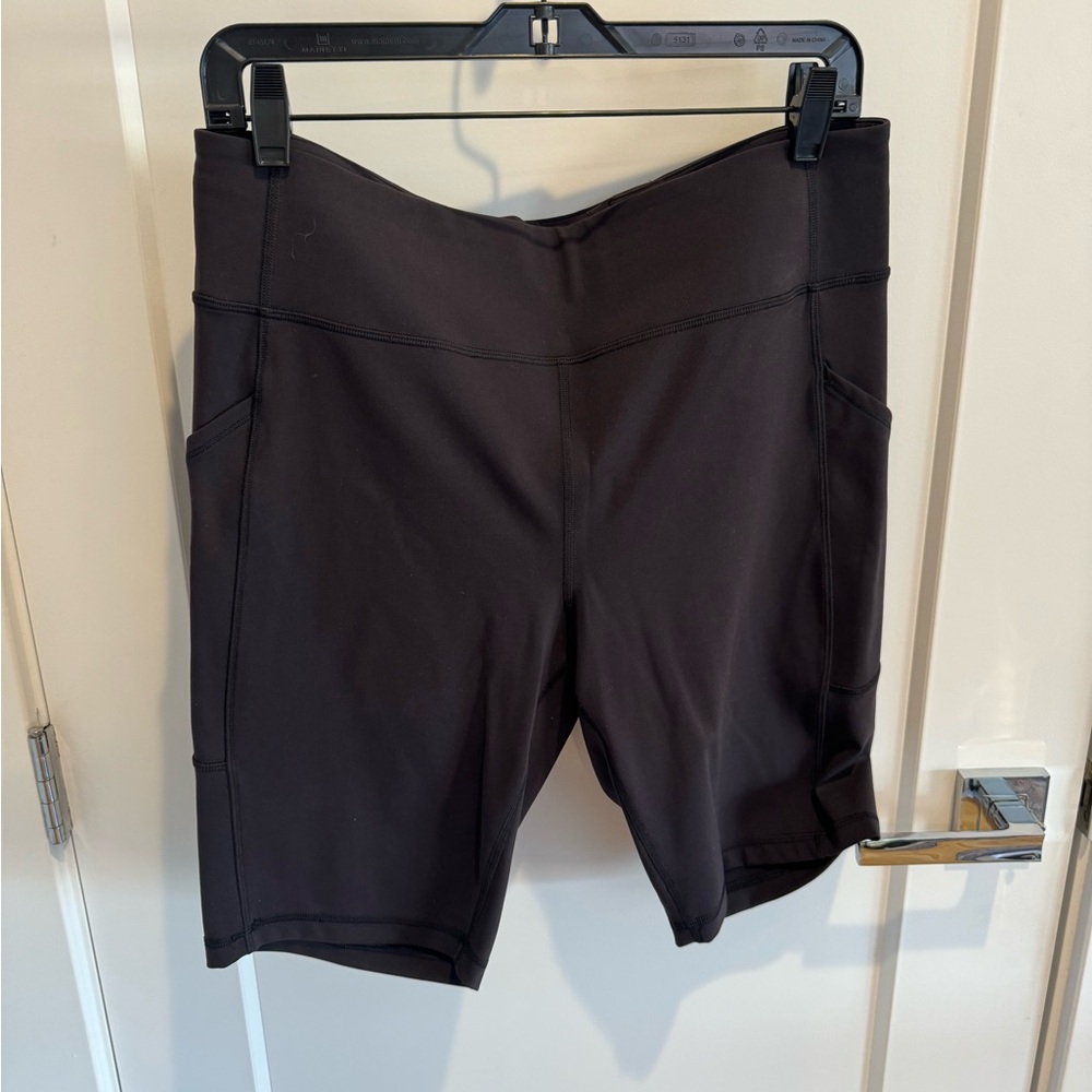 Lululemon biker shorts with pockets 8”